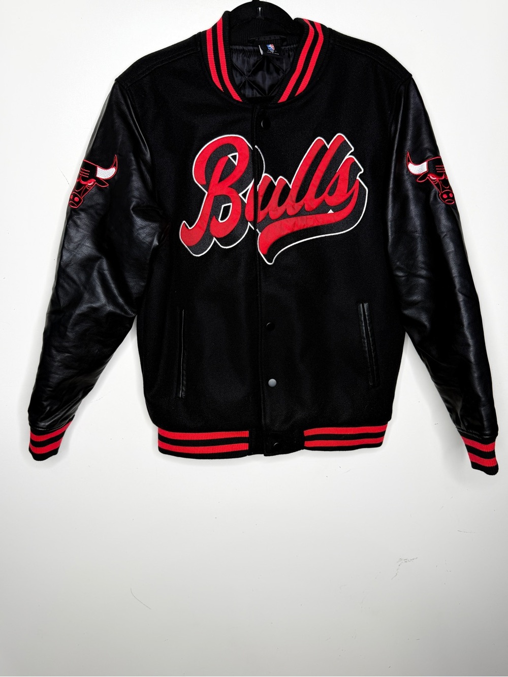 Chicago bulls varsity jacket medium black red
